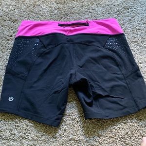 Lululemon bike shorts with pockets-mid waist